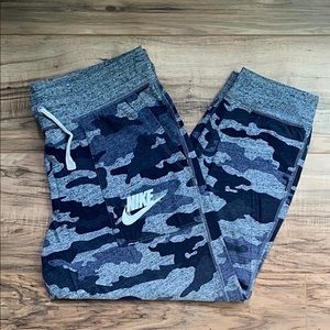 Nike Crop Joggers